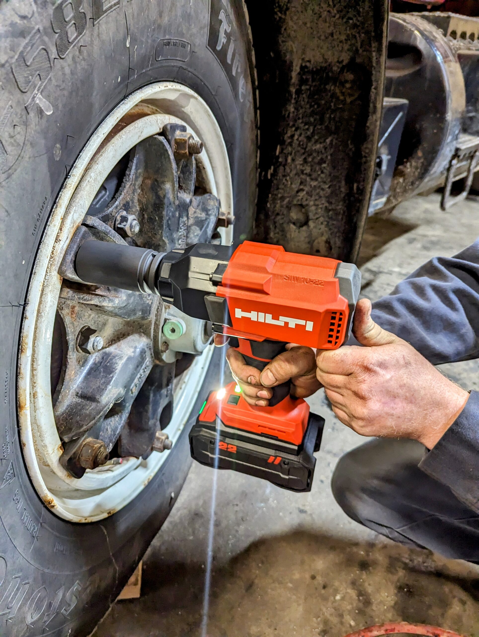 Hilti NURON SIW 10-22 3/4" Impact Wrench